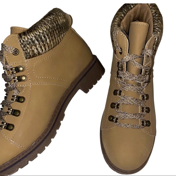 time and tru bootie suede - Picture 3 of 4